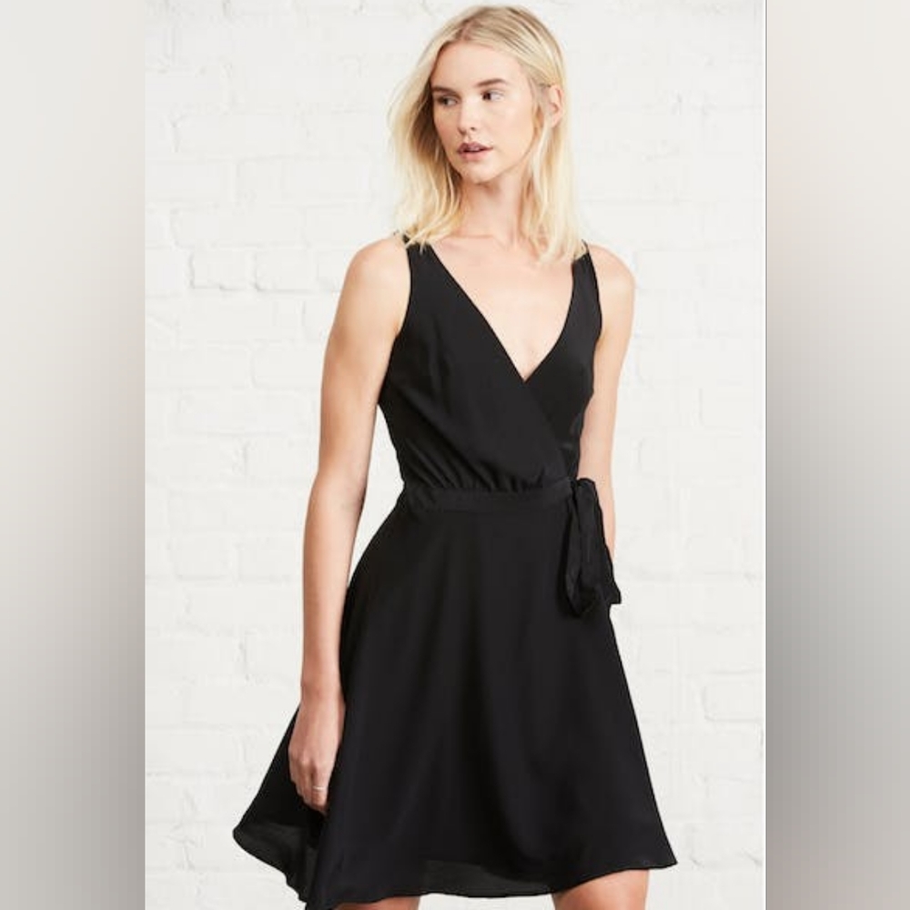 Amour Vert Brandy Silk Wrap Dress Black - Size M